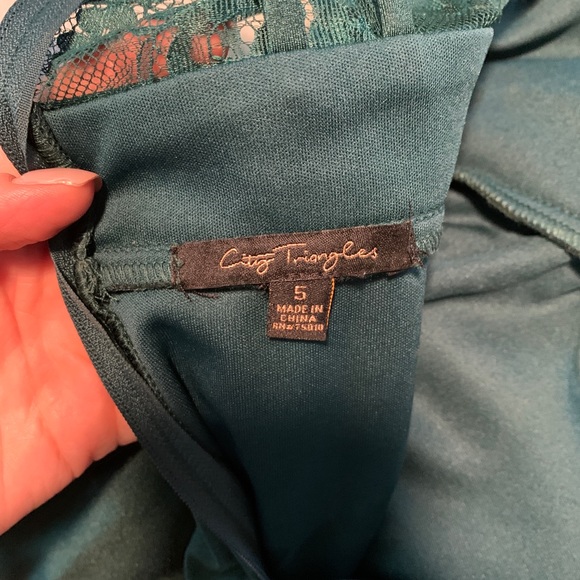 Hunter Green Bridesmaids Dress Size 5 - Picture 5 of 9